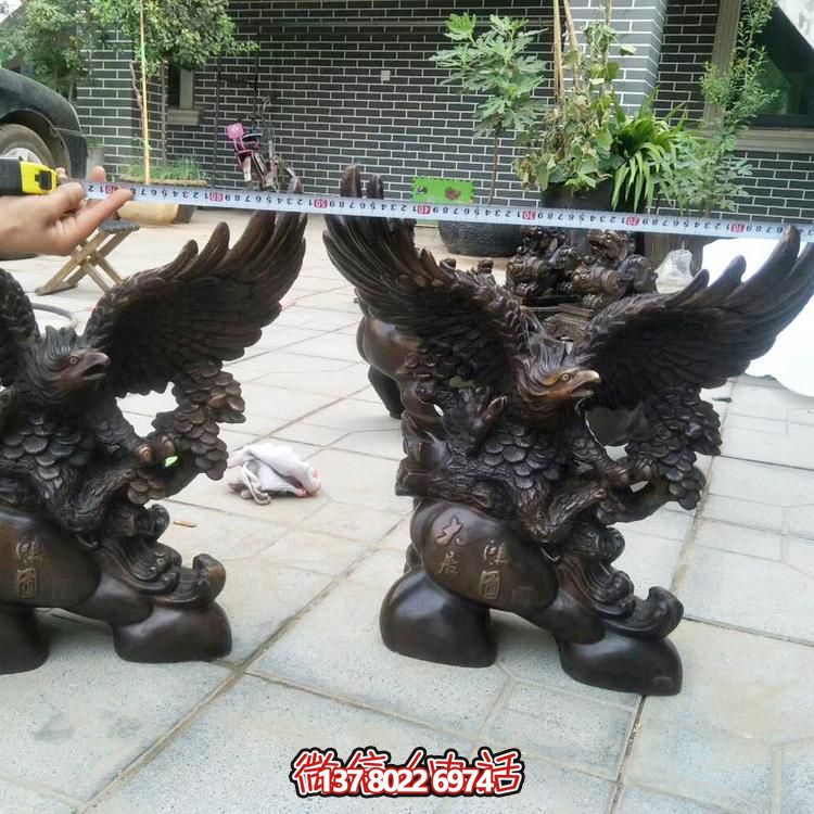 玻璃鋼老鷹雕塑，個(gè)性擺放商場(chǎng)裝飾