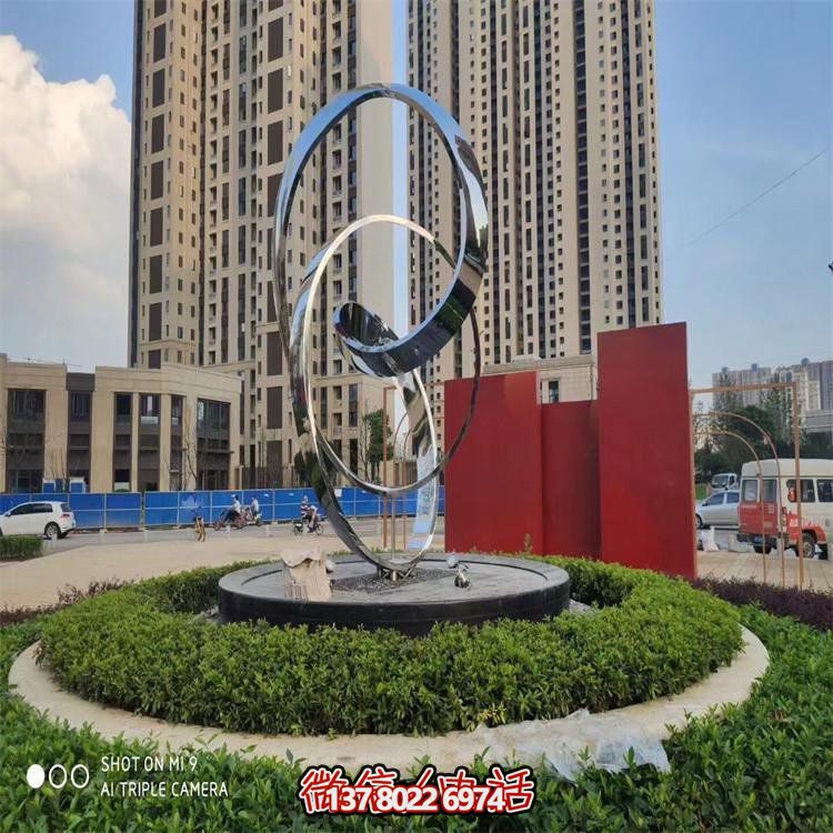 新潮大型不銹鋼創(chuàng)意鏡面圓環(huán)——炫彩廣場裝飾