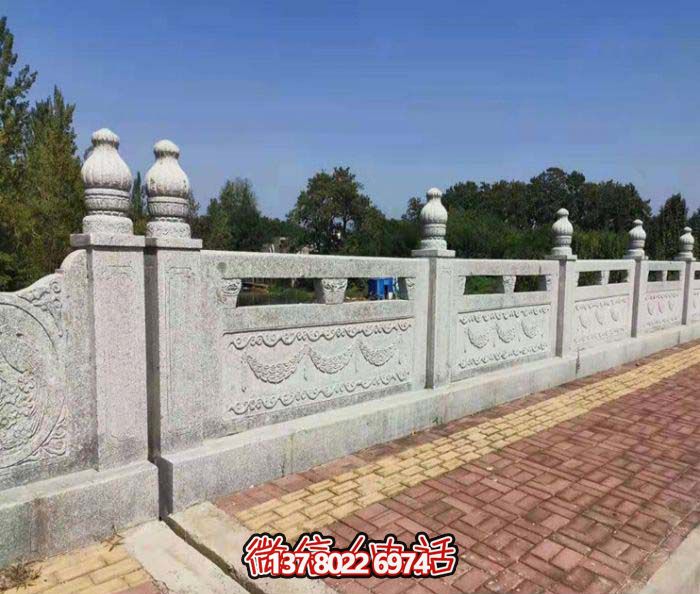 橋上雕刻花紋鏤空防護(hù)欄桿
