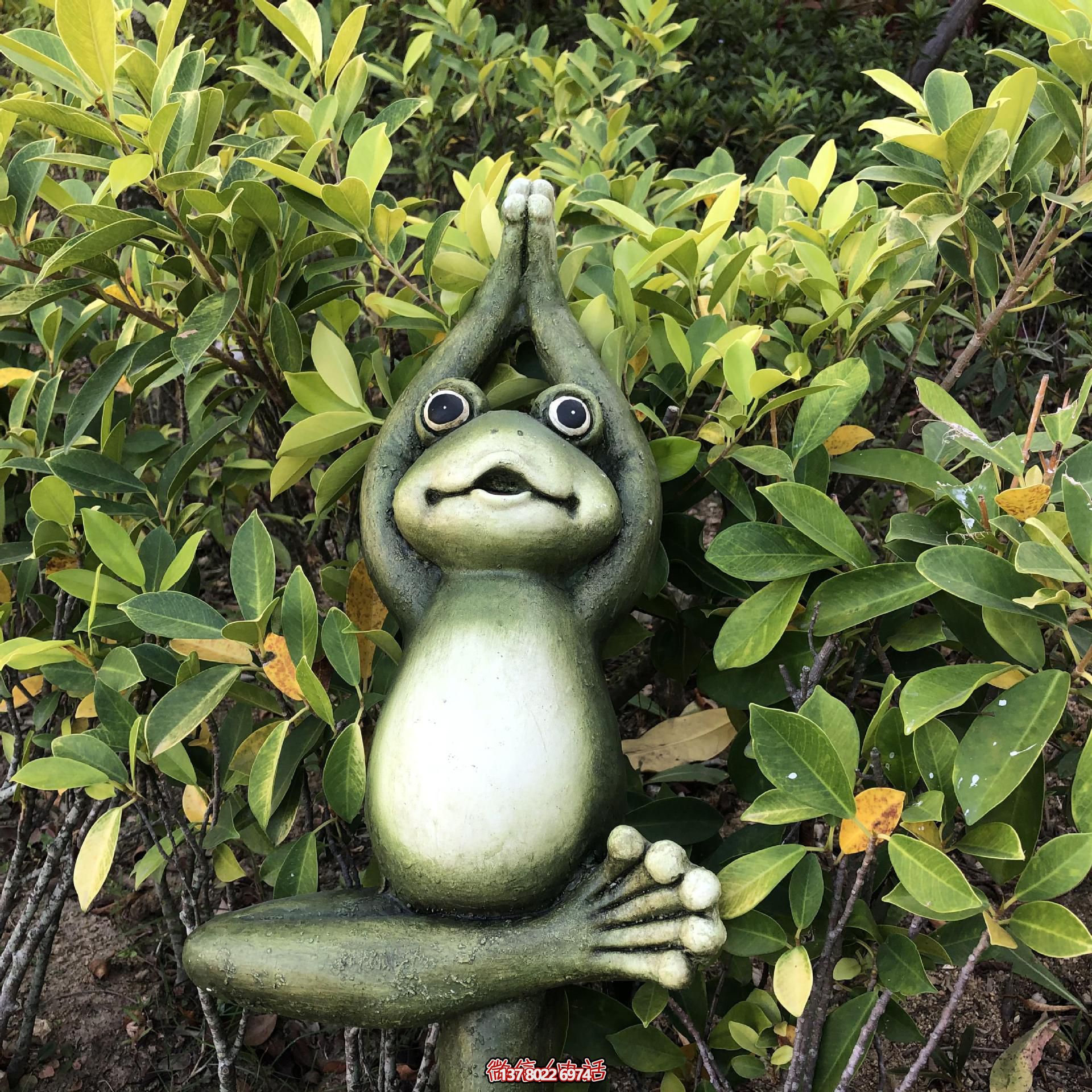 景區玻璃鋼個性青蛙雕塑 景區玻璃鋼個性青蛙雕塑